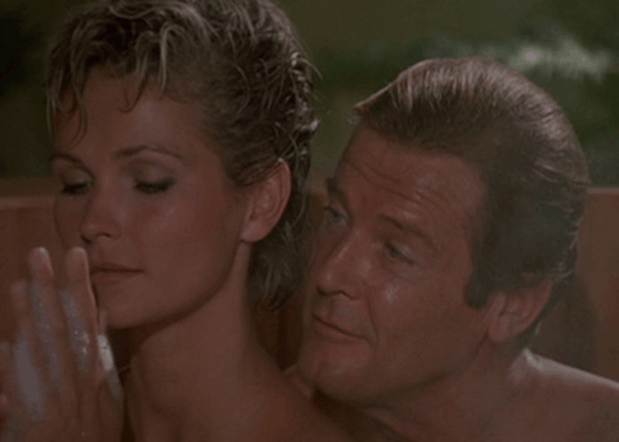 Bond Girls: Pola Ivanova
