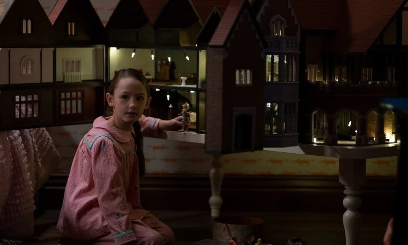 Thumbnail for Mike Flanagan’s ‘The Haunting of Bly Manor’ Shows Few Signs of Life