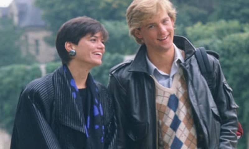Anthony Edwards and Linda Fiorentino in Gotcha